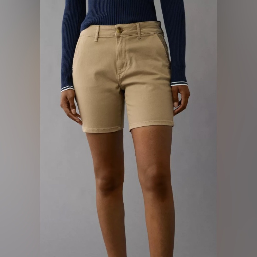 🌼💜 American Eagle Women Tan Bermuda Stretch Shorts 4 EUC Classic Timeless